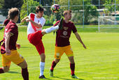 Dias trefil hattrick a Junek si dvěma góly upevnil vedení